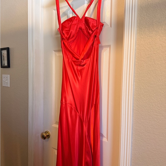 Stunning formal Dress - Picture 7 of 9